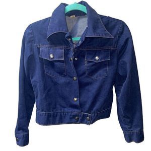 VINTAGE Levi’s denim jacket size Medium